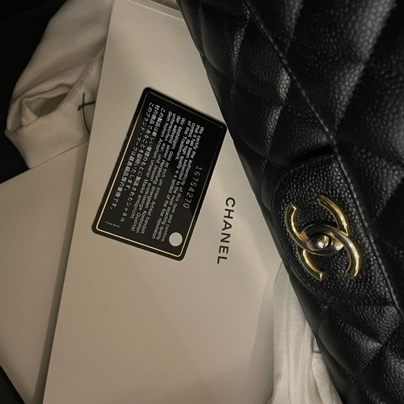 CHANEL Maxi Double Flap Quilted Black Caviar - Picture 15 of 16